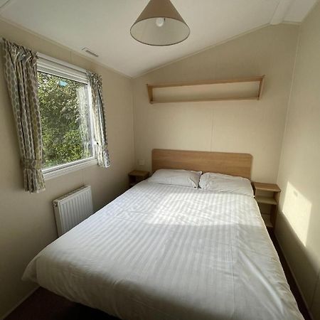 Sycamores Caravan Хелстон Экстерьер фото