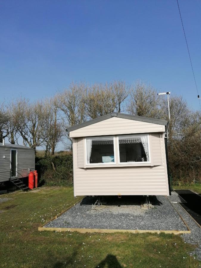 Sycamores Caravan Хелстон Экстерьер фото