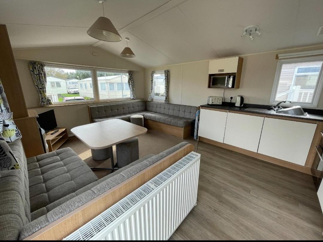 Sycamores Caravan Хелстон Экстерьер фото